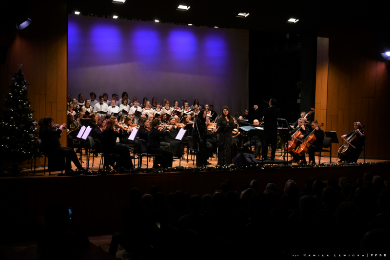 Koncert świąteczny. Leć kolędo w świat!