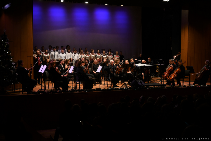 Koncert świąteczny. Leć kolędo w świat!